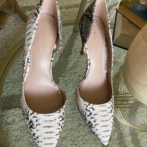 Brand New. Never Been Worn. Snake Print Heels. - Picture 8 of 11